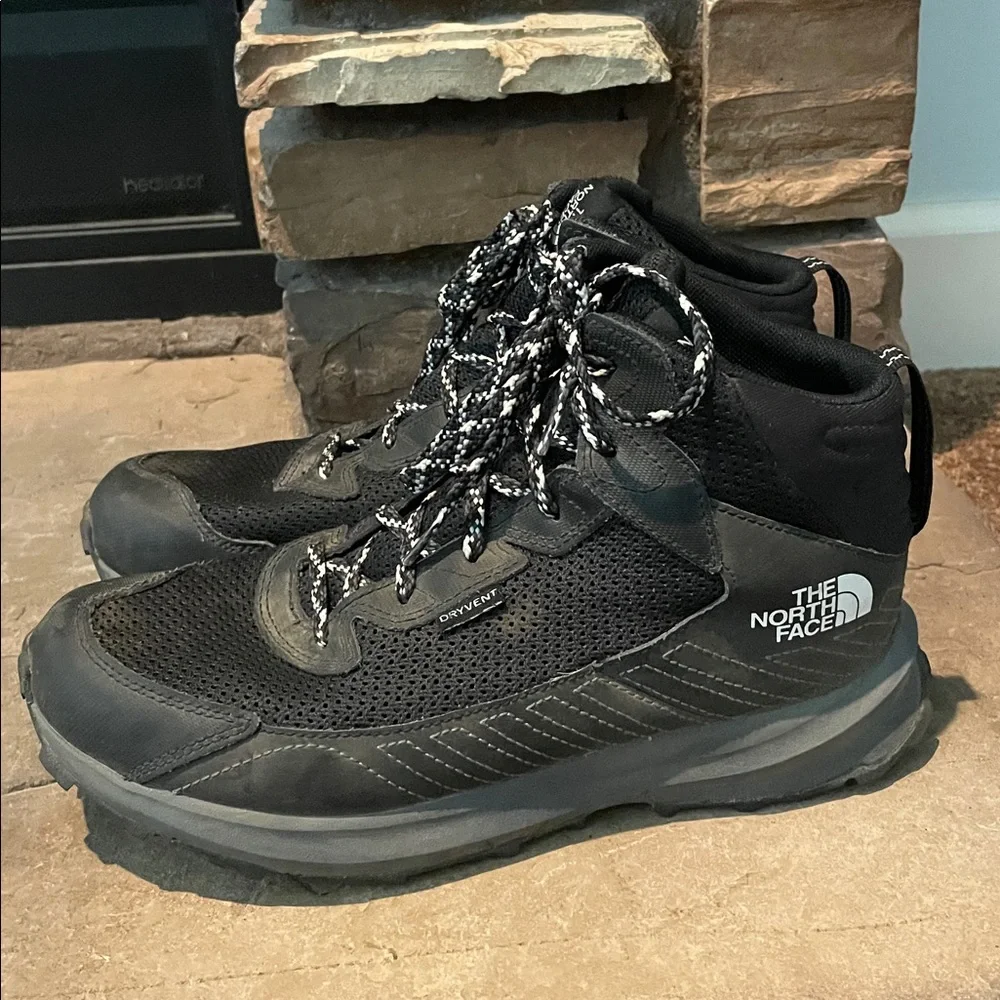 The North Face Men's Hedgehog Black Hiking Shoes